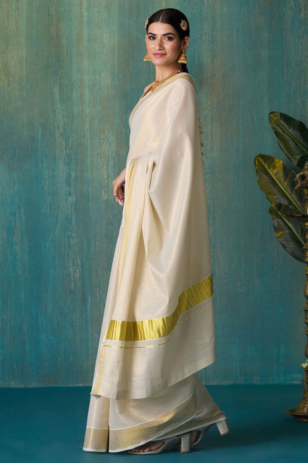DhevStylish Women's Kerala Kasavu Golden Tissue Plain Saree with Running Blouse | Saree length: 6.25 Meters | Blouse: Running Blouse only